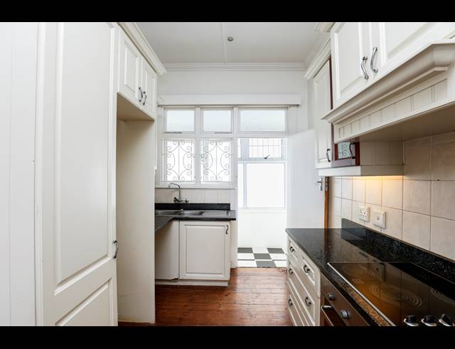 2.5 BEDROOM APARTMENT FOR SALE IN ESSENWOOD